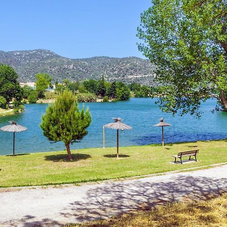 Camping Les Rives Du Lac De Vinca Esterno foto