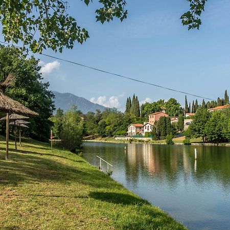 Camping Les Rives Du Lac De Vinca Esterno foto