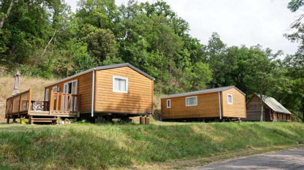 Camping Les Rives Du Lac De Vinca Esterno foto
